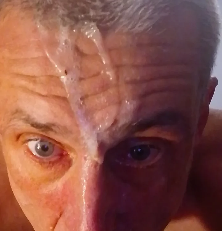 MaikBuoy Chat XXX offline