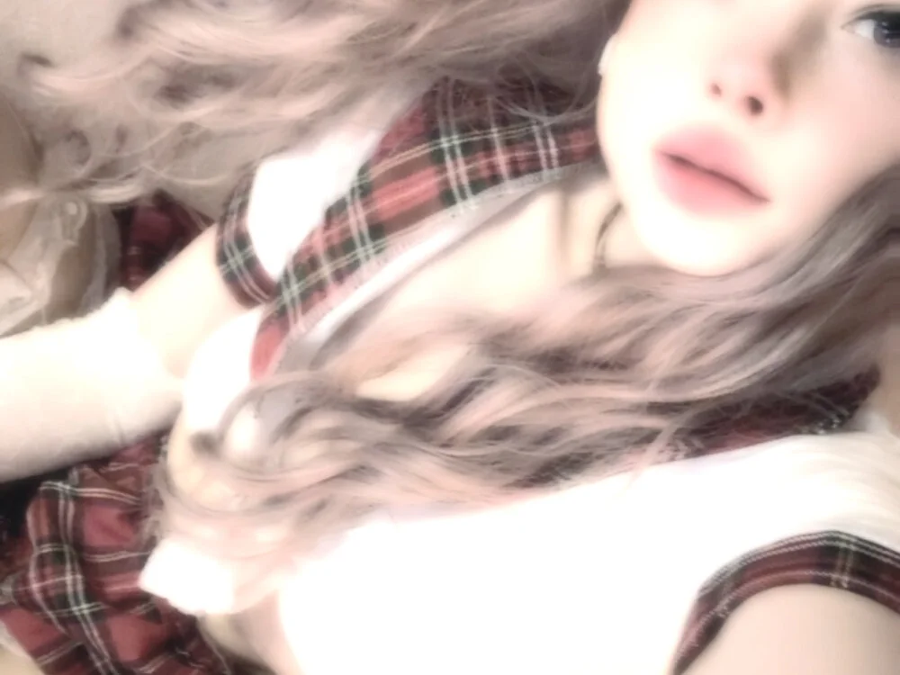 Carolina_babydoll Chat XXX offline