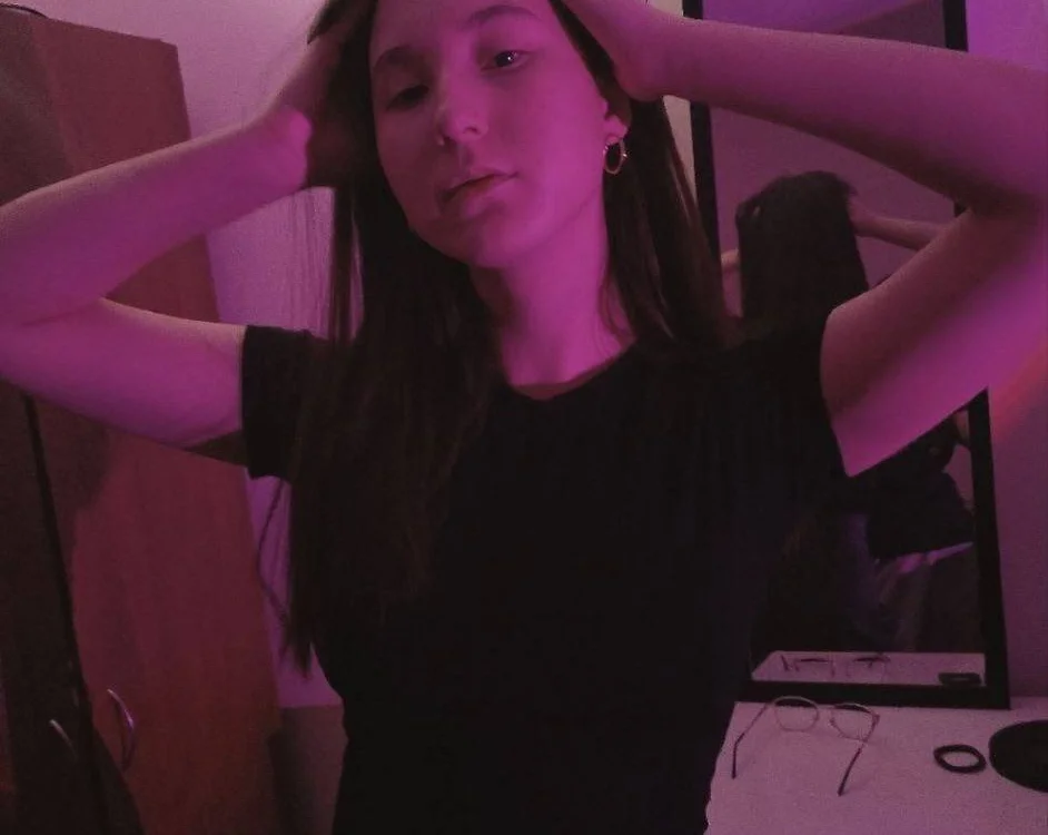 CarolMismit's Offline Chat Room