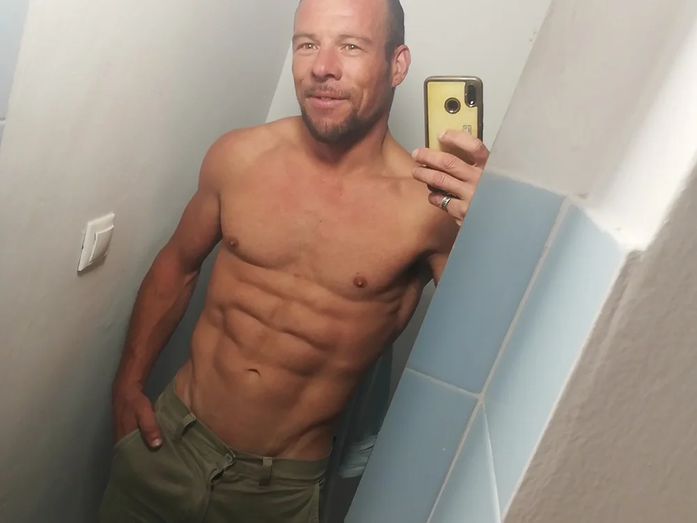 Fit_toy_boy offline chatrum