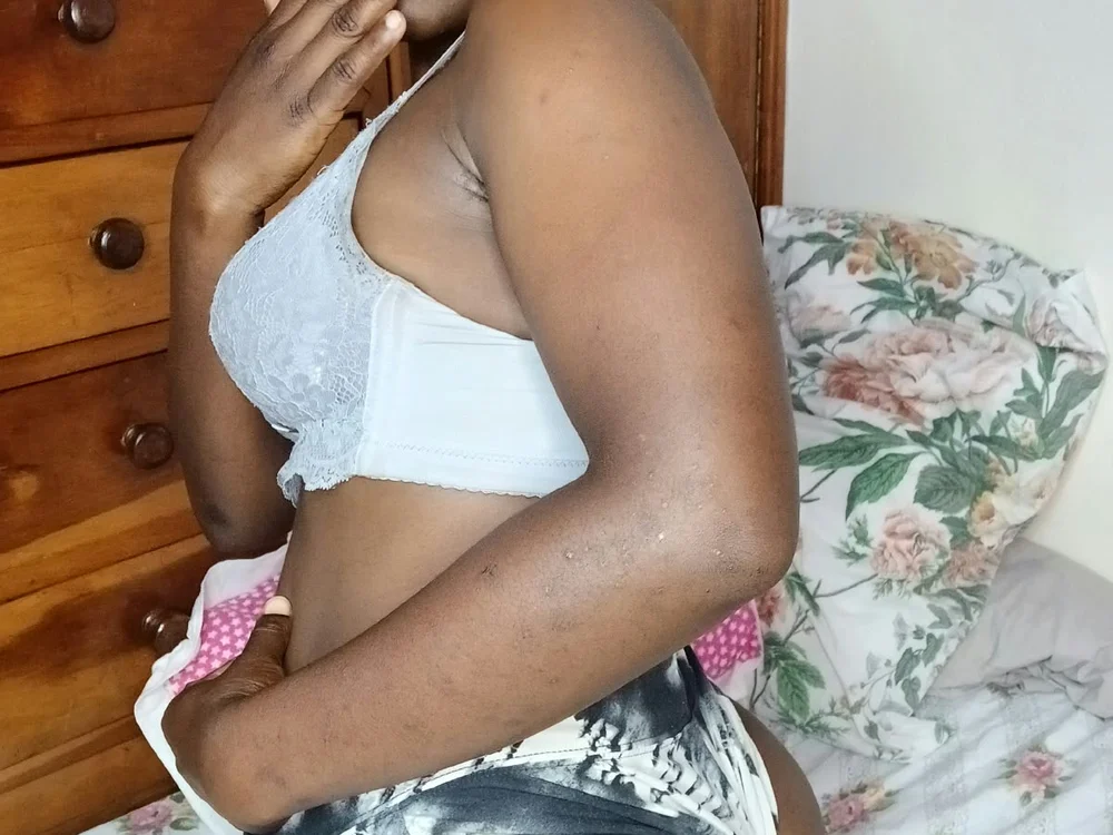 ebonynatural's Offline XXX Chat