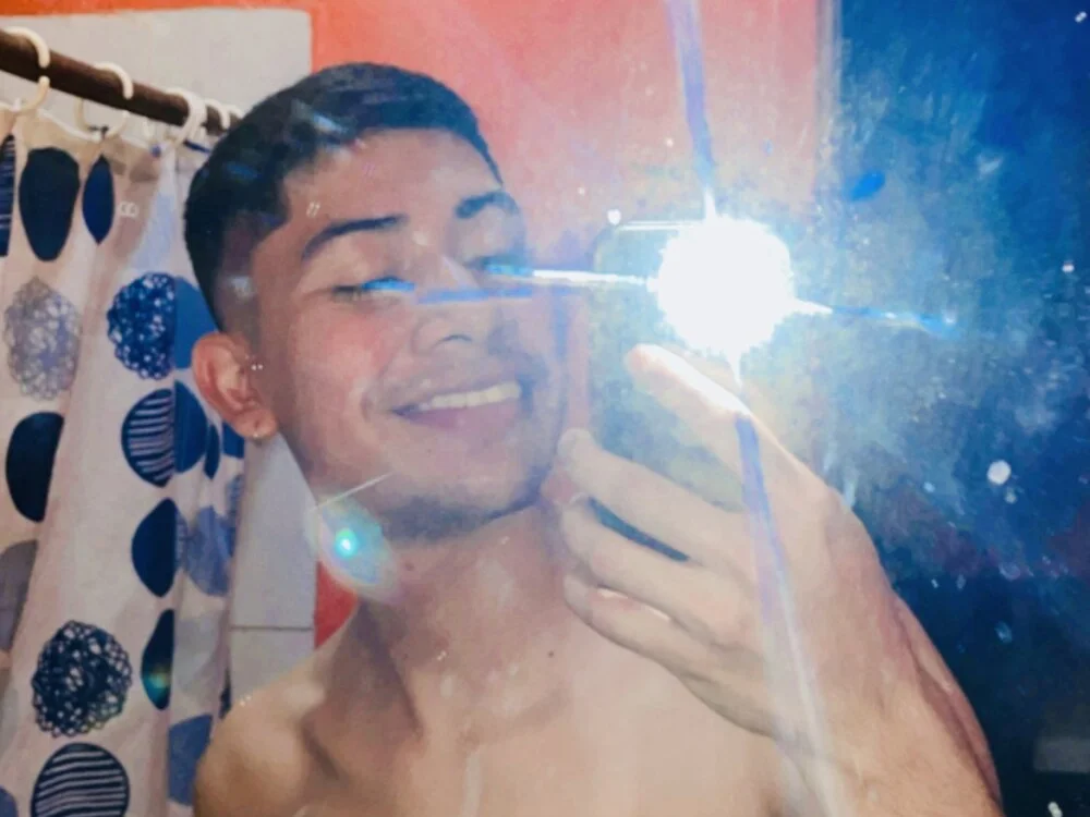 emmarod18 Chat XXX Ngoại tuyến