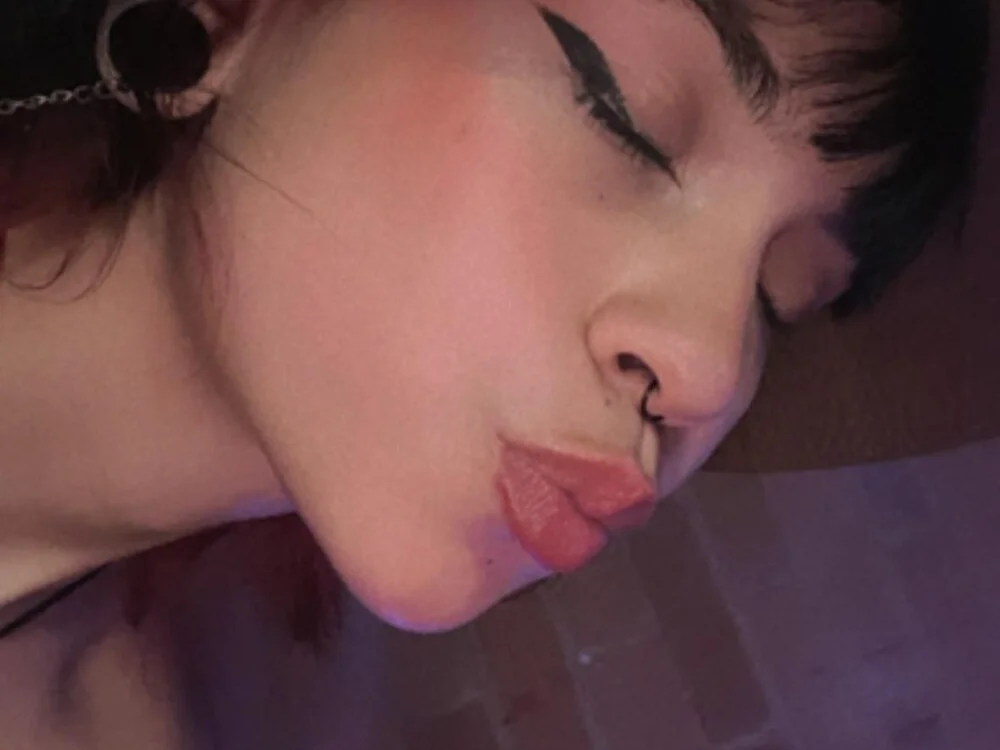 Lily_Sex's Offline XXX Chat