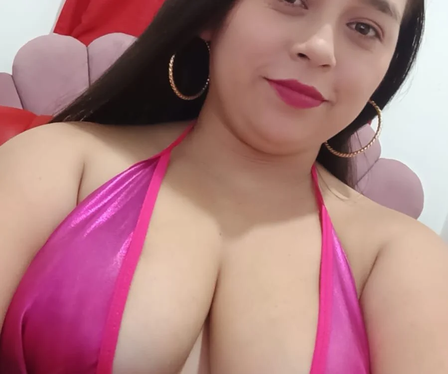 צ'אט XXX לא מקוון של nikol_hot18