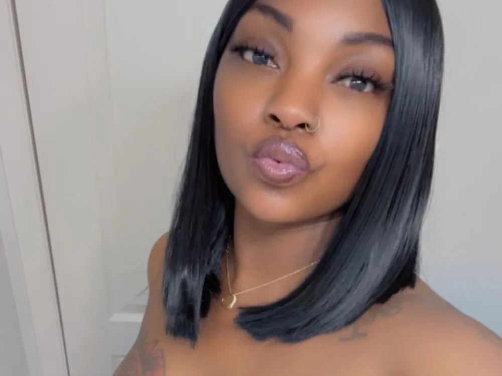 VeryTrulyYoursn Offline XXX chat