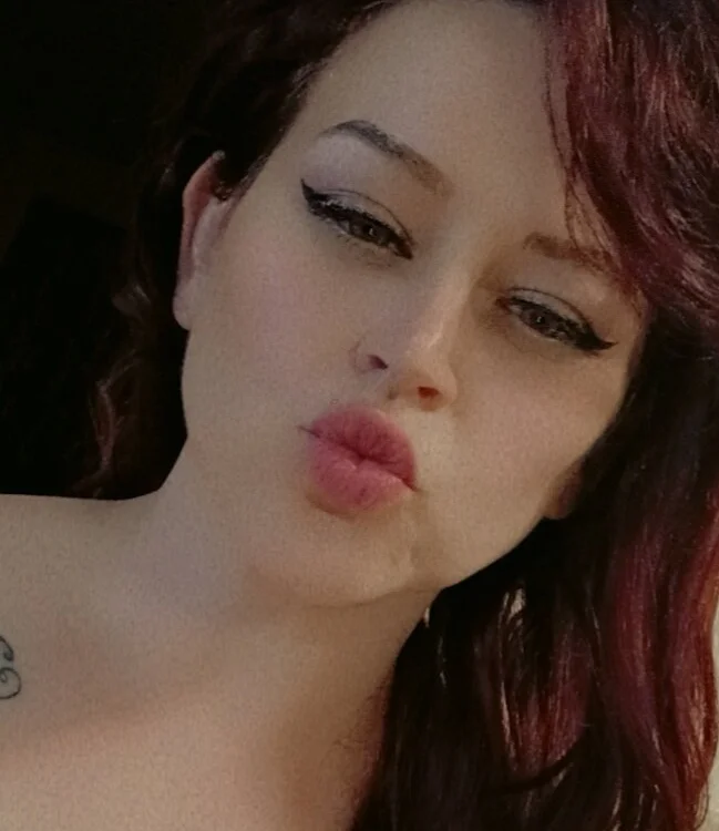 XoSexxiRed's Offline XXX Chat