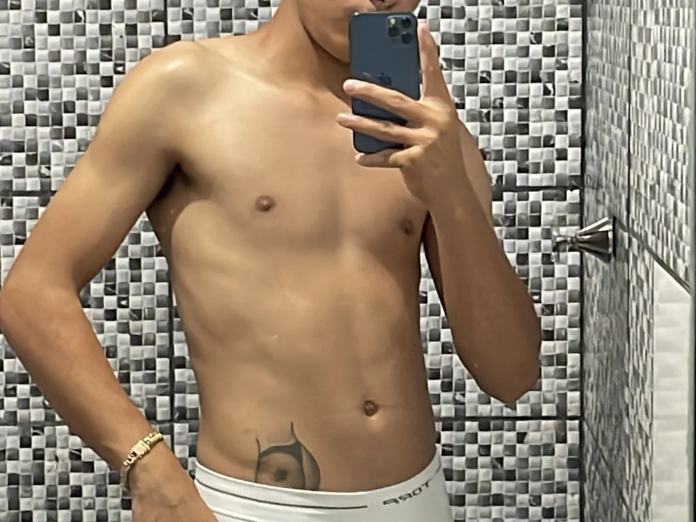 Nino_danttas' Offline XXX Chat