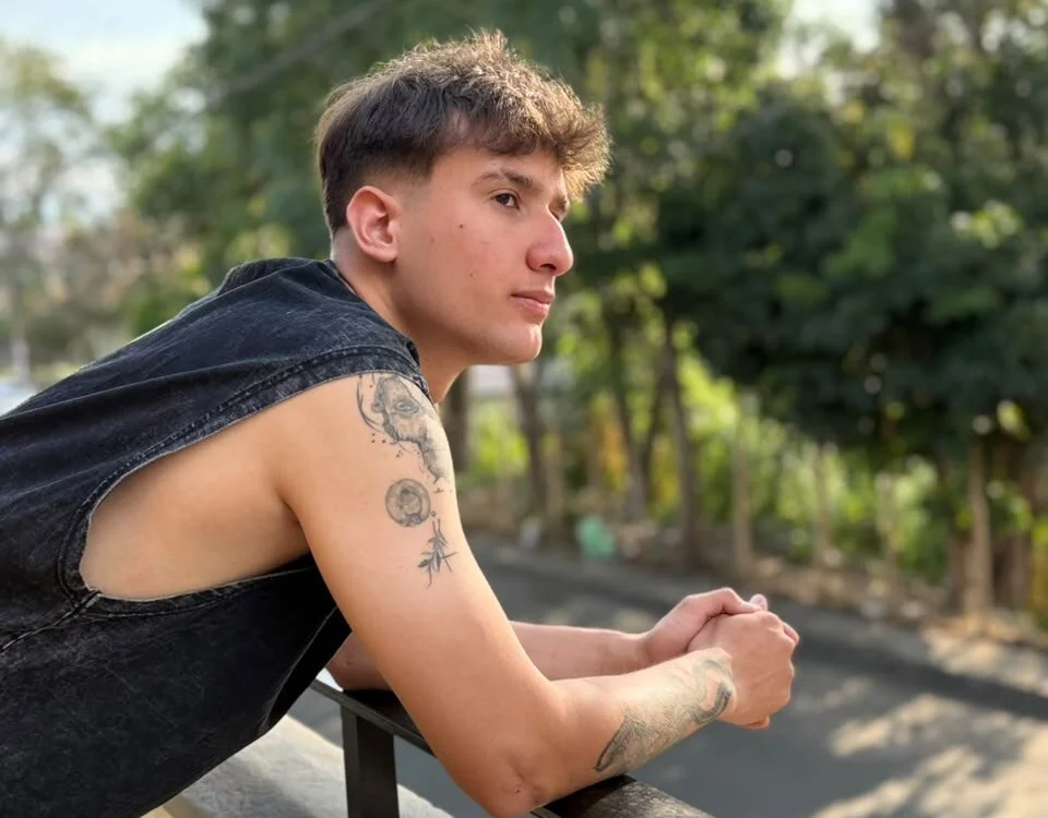 Erick_castel's Offline XXX Chat