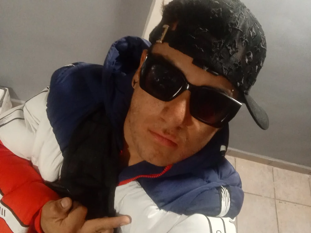 AlexisOrtiz0398's Offline XXX Chat