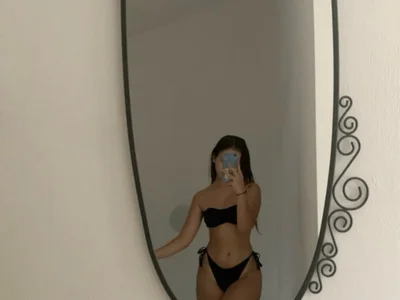 Queen-35 Live-Cam auf StripChat