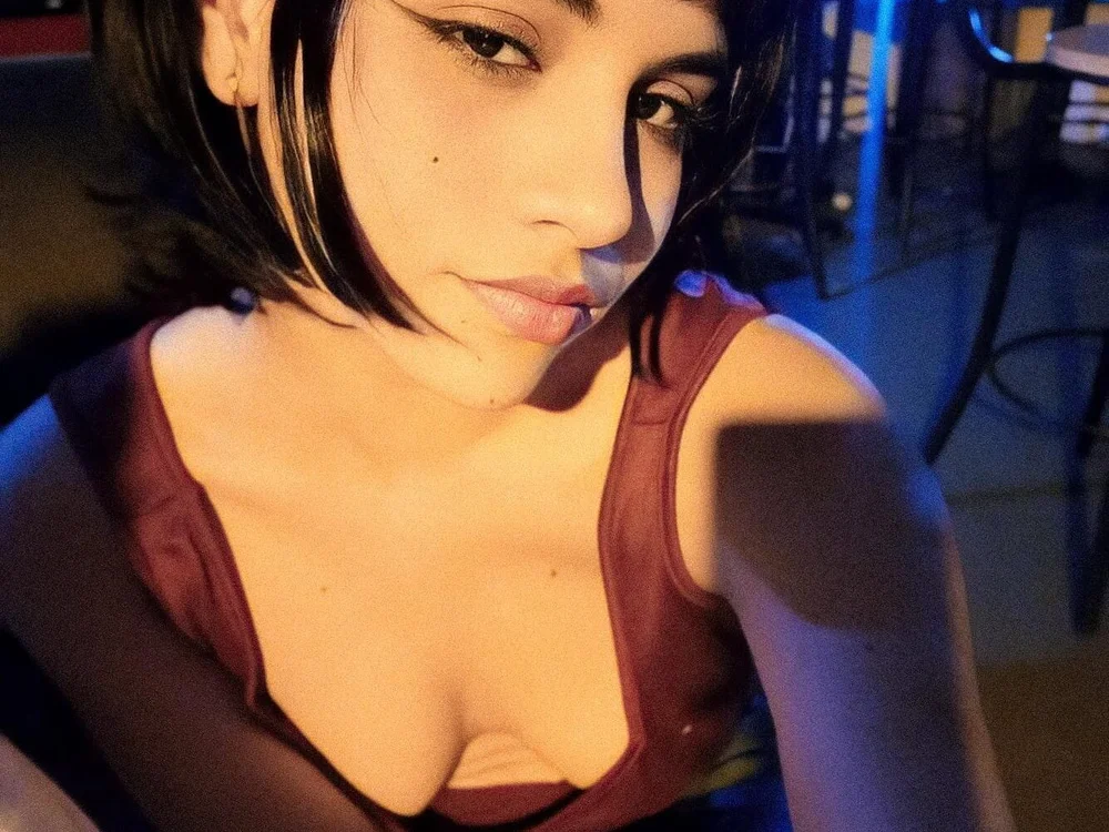 YessiHanss' Offline XXX Chat