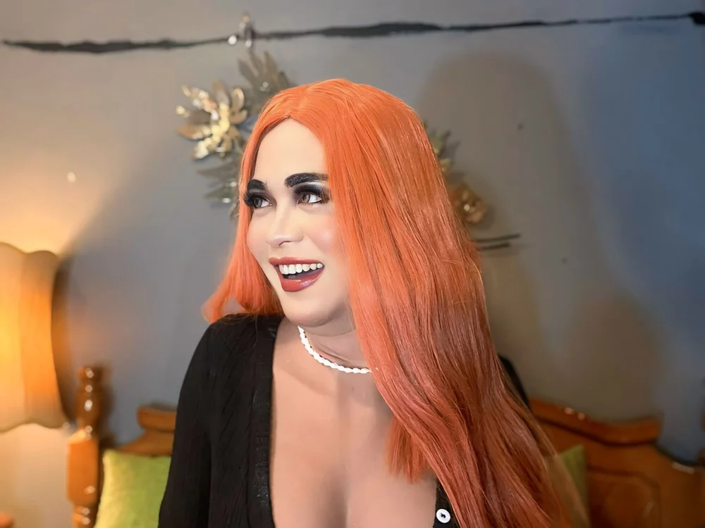 CharlizeTorres69's Offline Chat Room