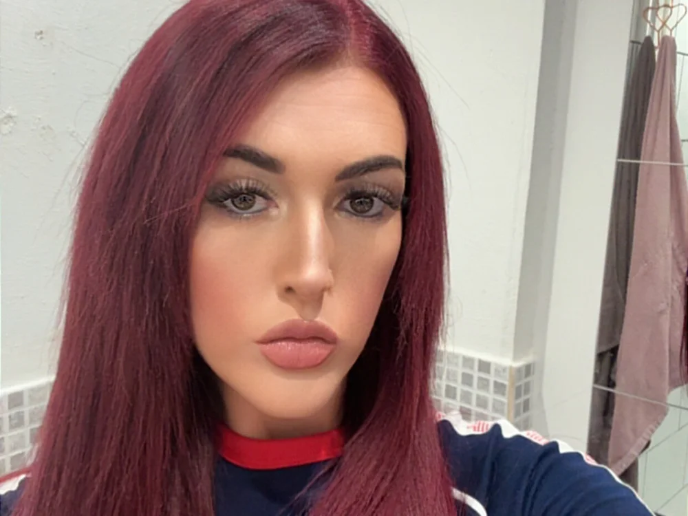 RubyRed_UK's Offline XXX Chat
