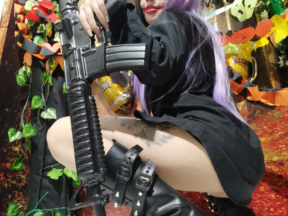 Madeline_fox's Offline Chat Room