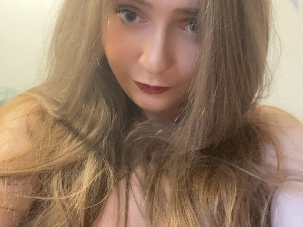 LiahLovexoxx's Offline XXX Chat