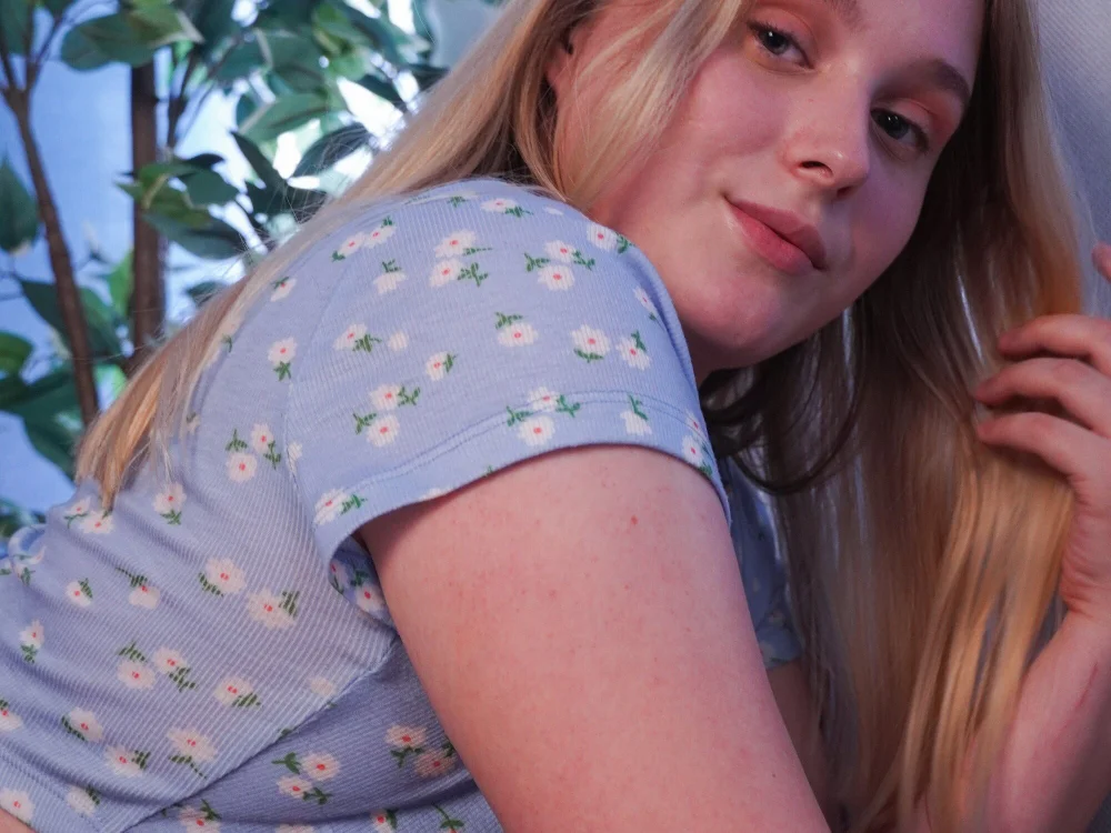 Britt_Cooper's Offline Chat Room
