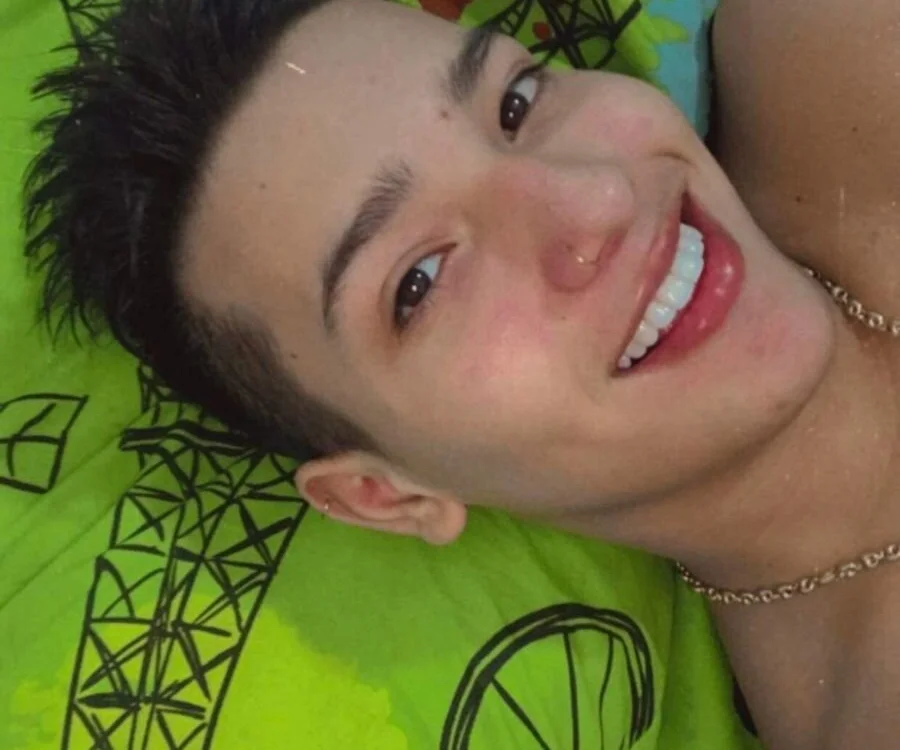 sam_esposito12 offline chatrum