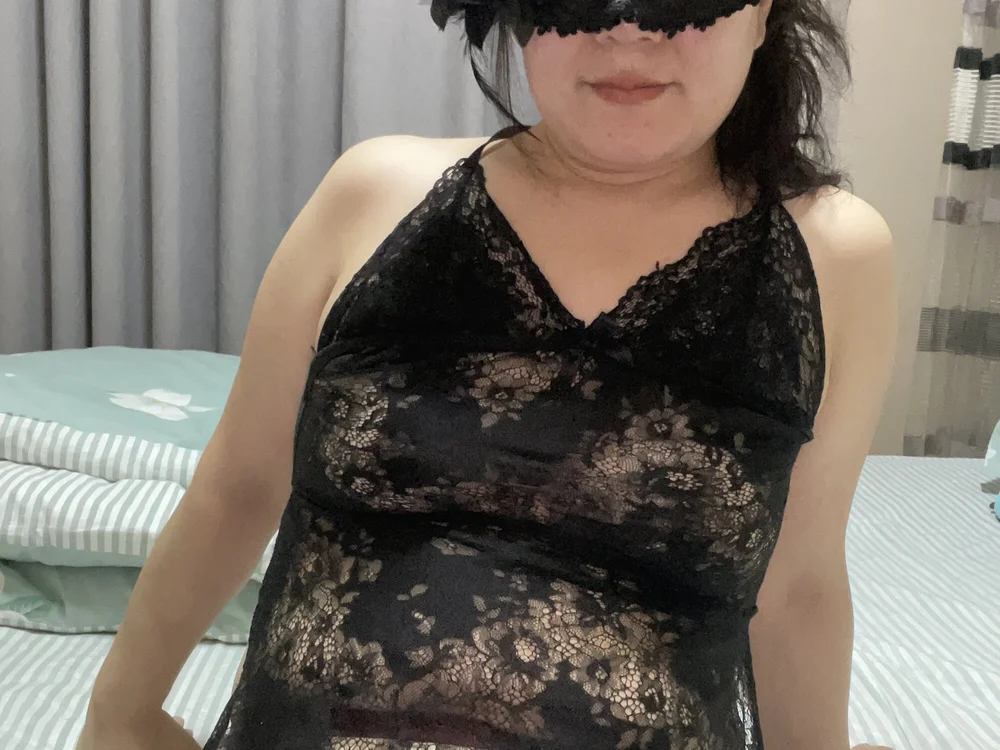 xiaoqimm's Offline XXX Chat