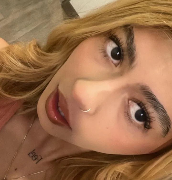 chloe_rose_a offline chatrum