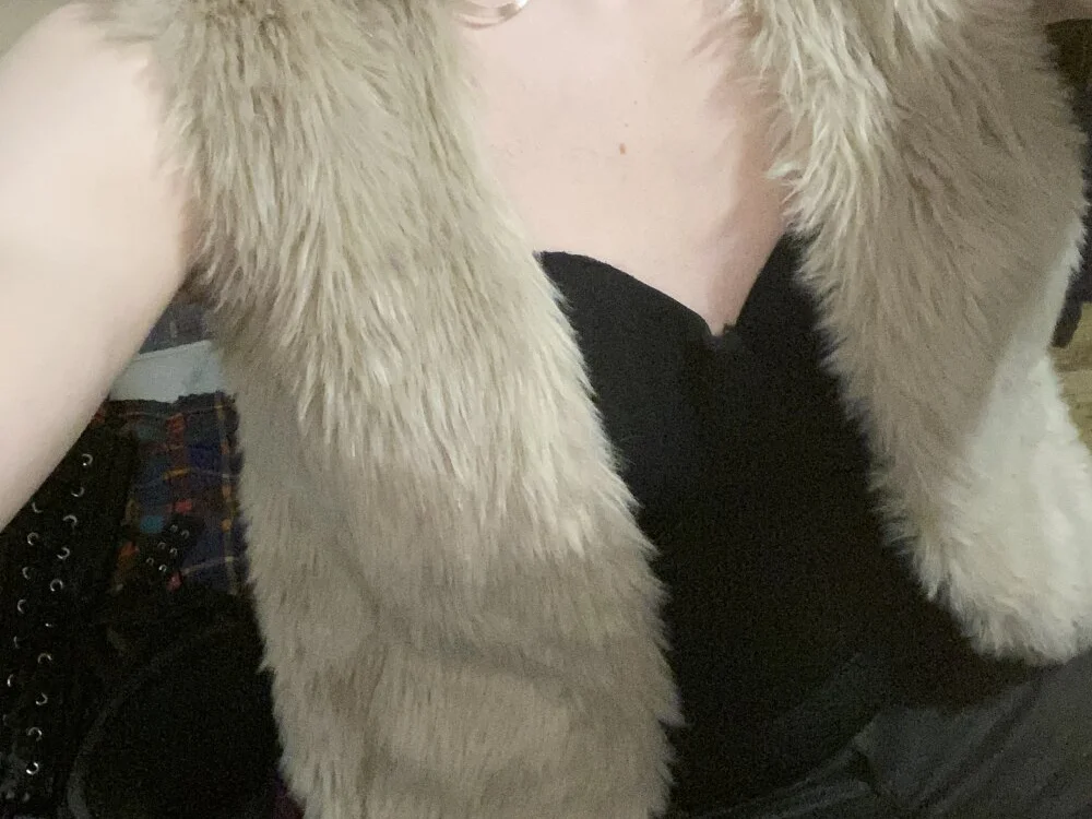 jebacshemale 離線 XXX 聊天