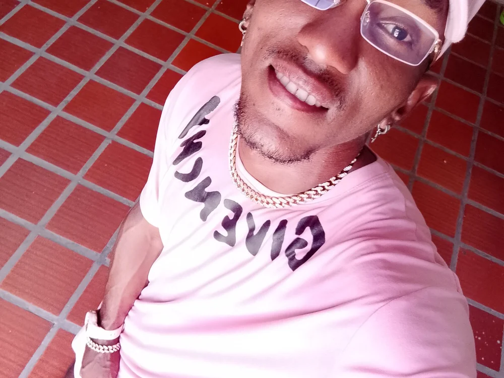 TomaTuYuco Chat XXX Ngoại tuyến