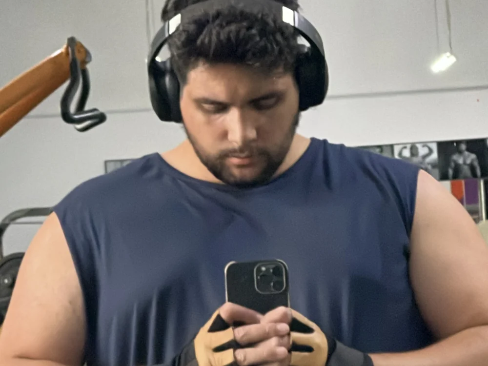 Lose2Hot's Offline Chat Room
