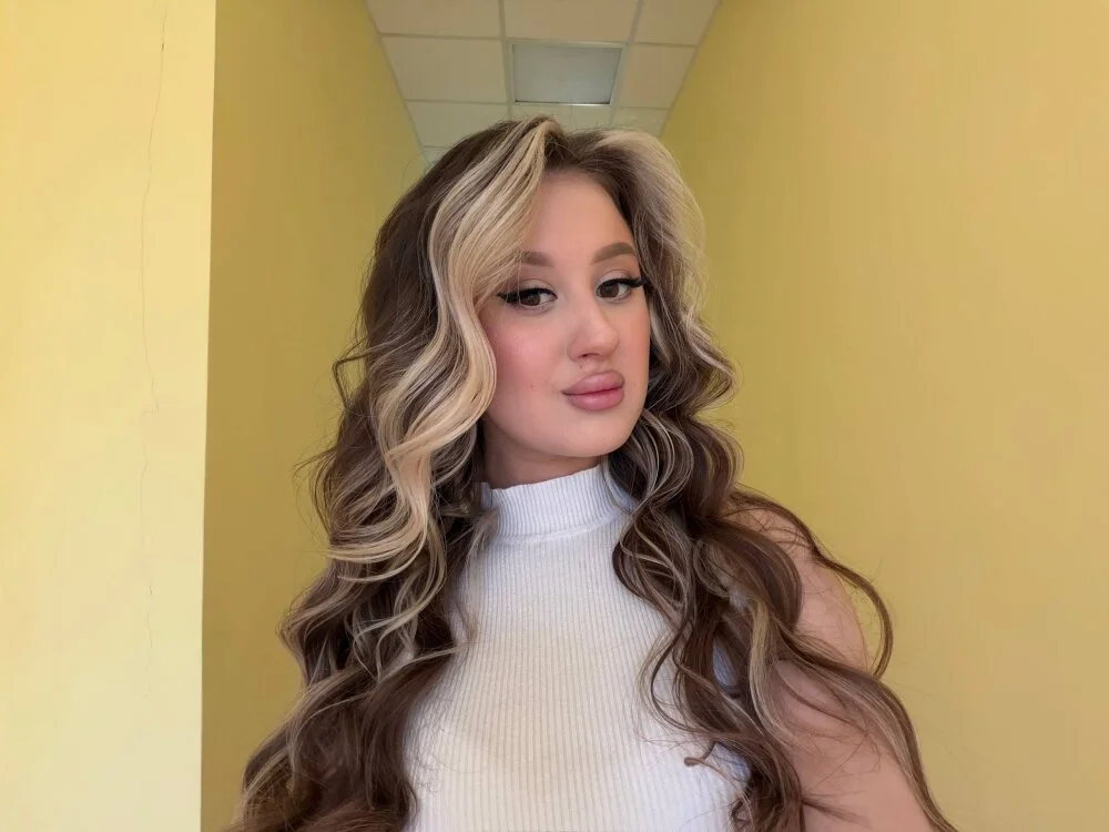 MilediCute Adlı Modelin Çevrimdışı XXX Sohbeti