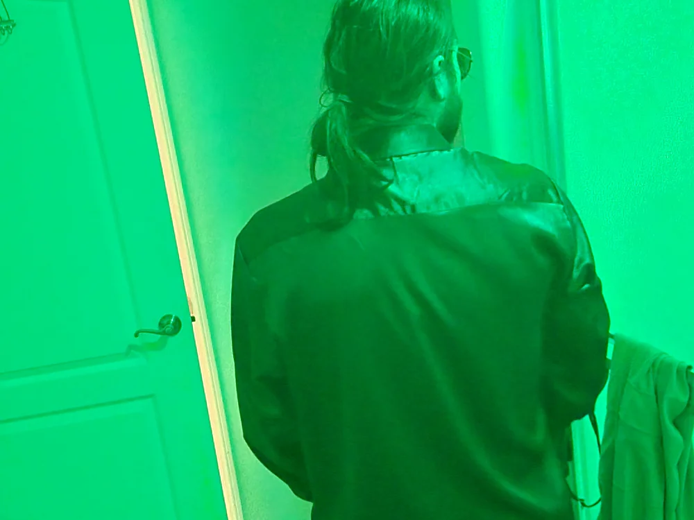 แชท XXX ออฟไลน์ของ Lucian-Savage