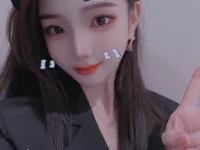 yangyang-777 Adlı Modelin Canlı XXX Sohbeti