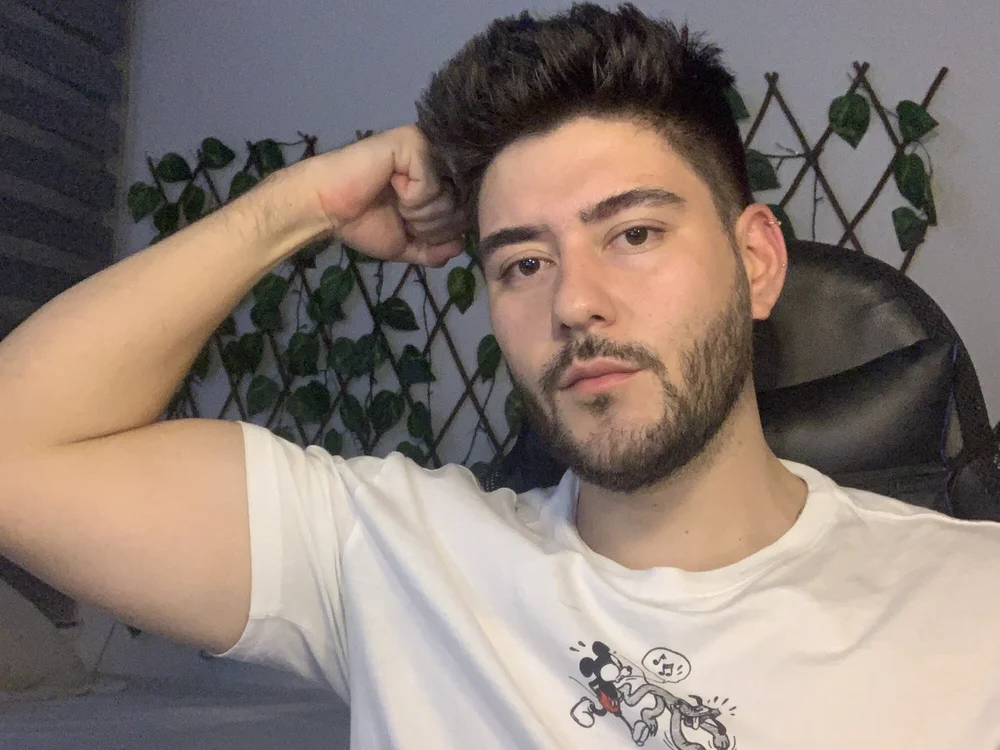 Danywolf22's Offline Chat Room