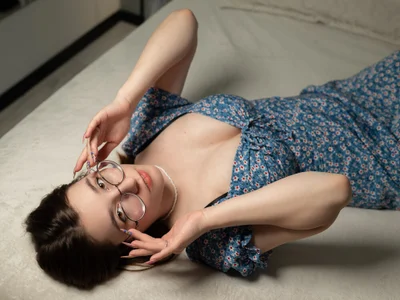 AnnyNextDoor profile