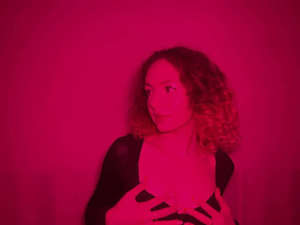 SindyCurly's Offline Chat Room