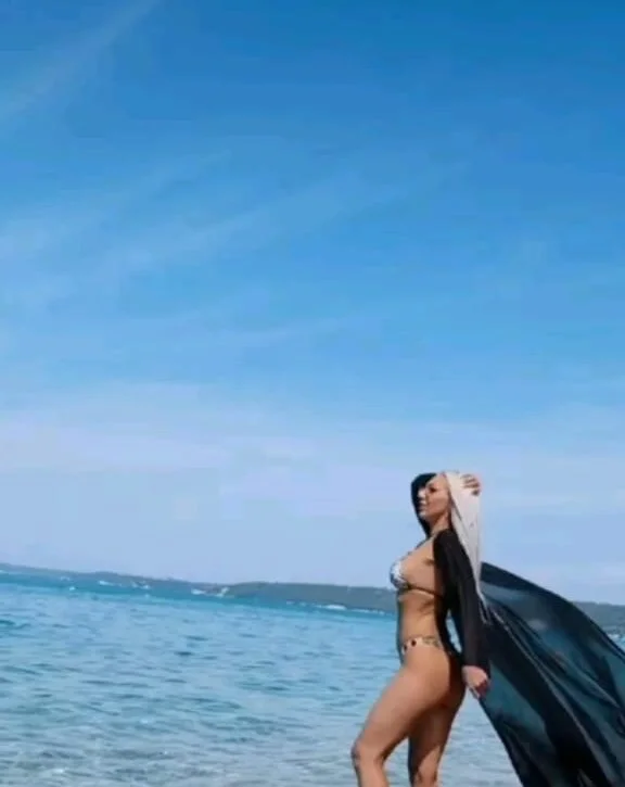 BlueEyesDesire's Live XXX Chat