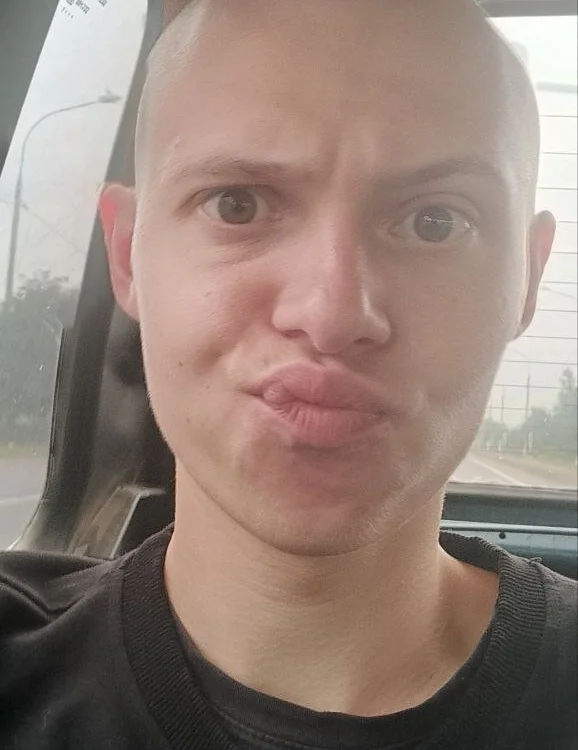 Harry_Eric's Offline Chat Room