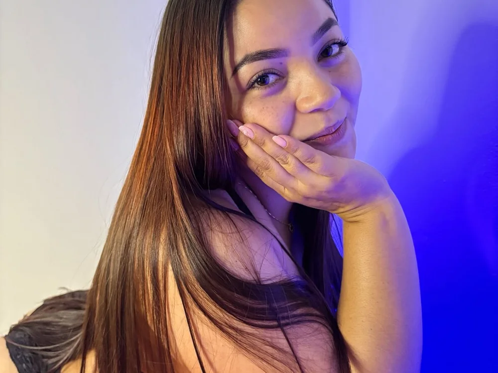 AyraJones' Offline Chat Room