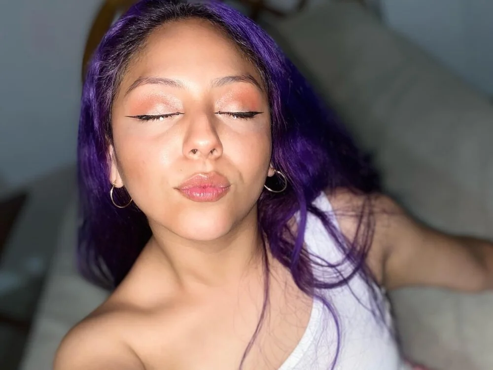 PurpleHaze17's Offline XXX Chat