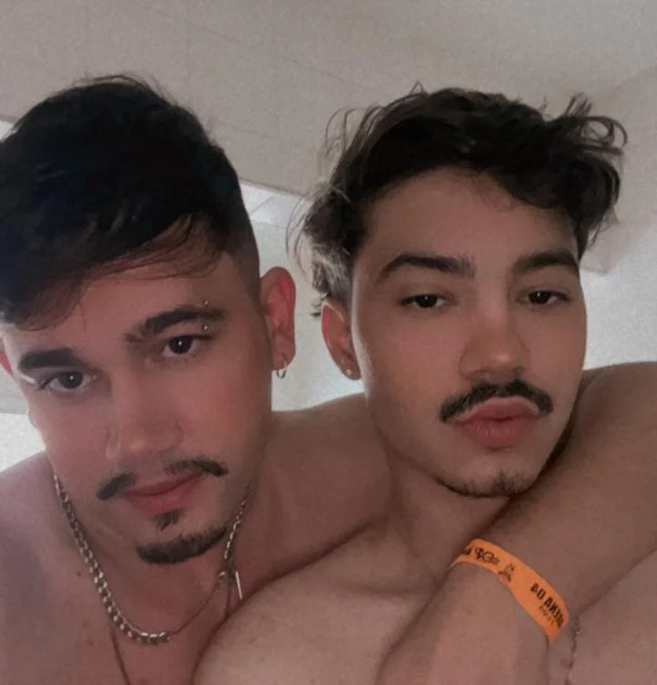 coupletwinkbr's Offline Chat Room