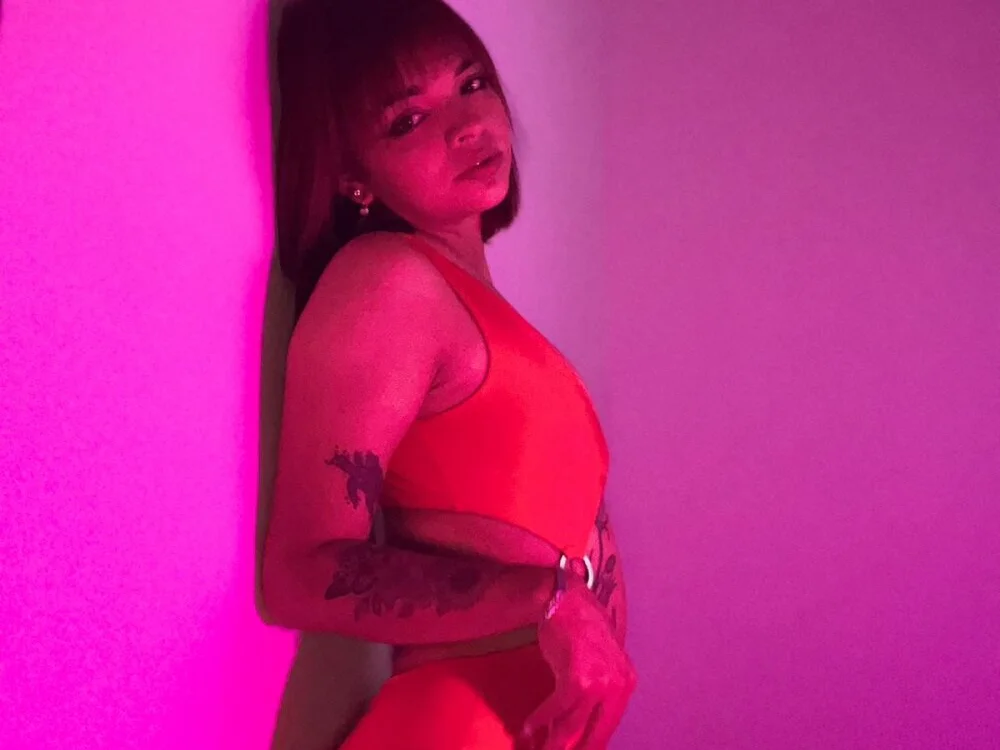 Lorraine_williams1 Offline XXX-Chat