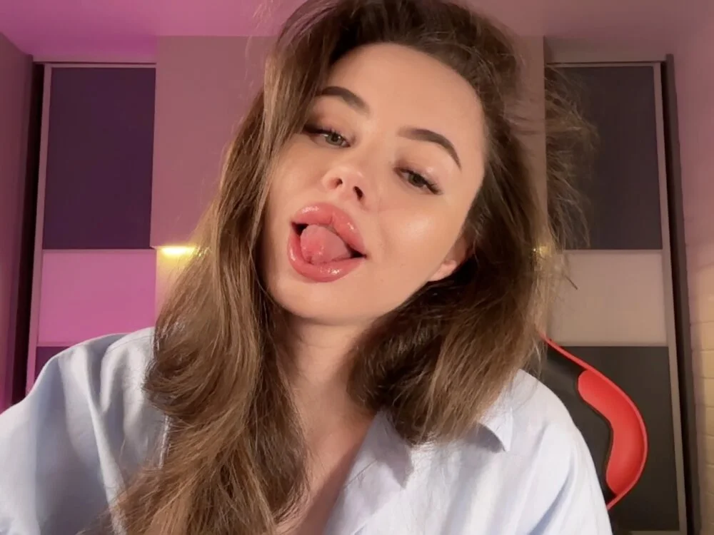 AlmaryKim Adlı Modelin Çevrimdışı XXX Sohbeti