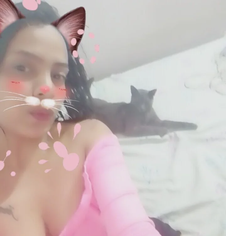 mialuxyry offline chatrum