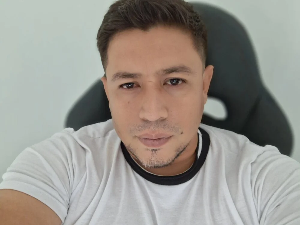 lianjuc Offline XXX Chat