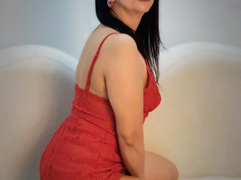 Bianca_Moretti69's Offline XXX Chat