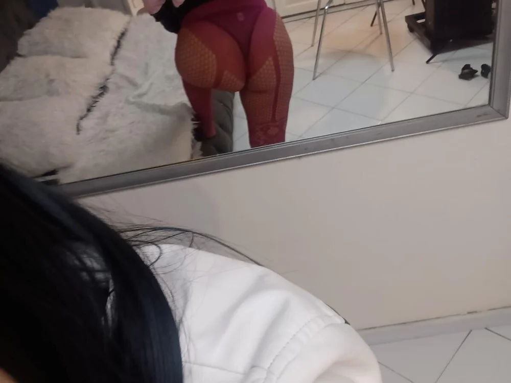 Nila_Miler_ offline chatrum