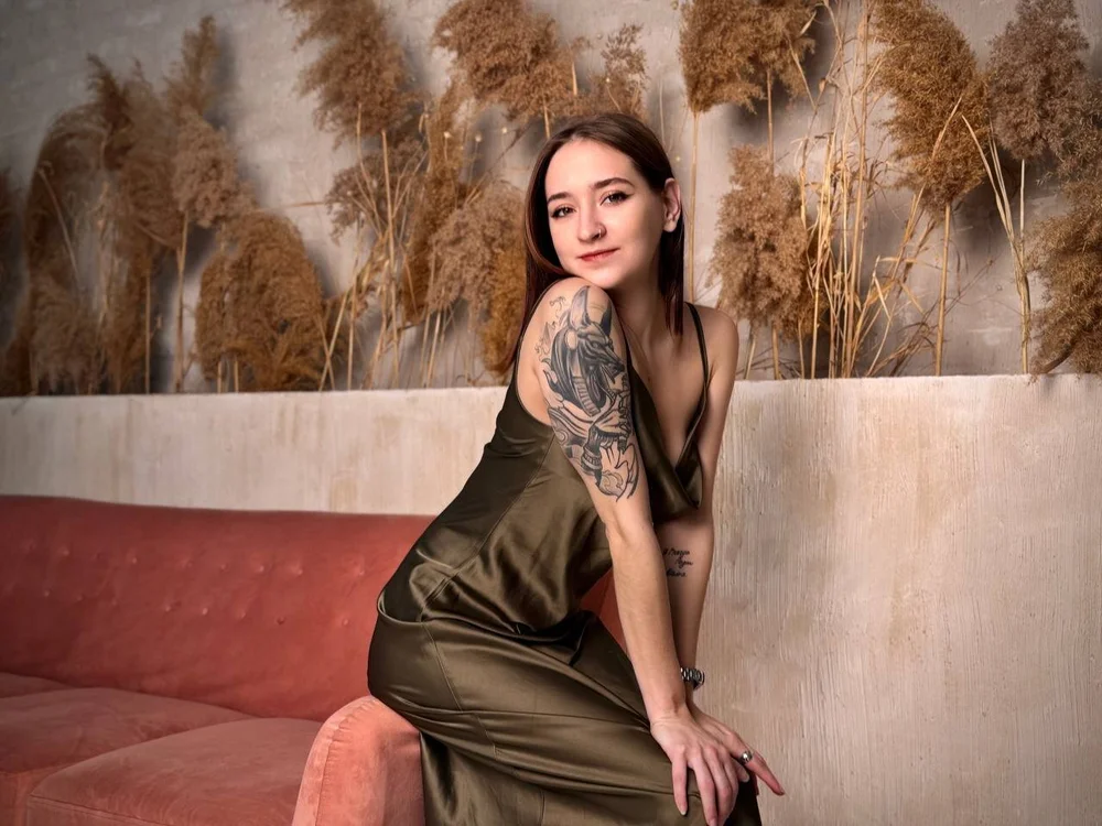 sara_rosseee's Offline XXX Chat