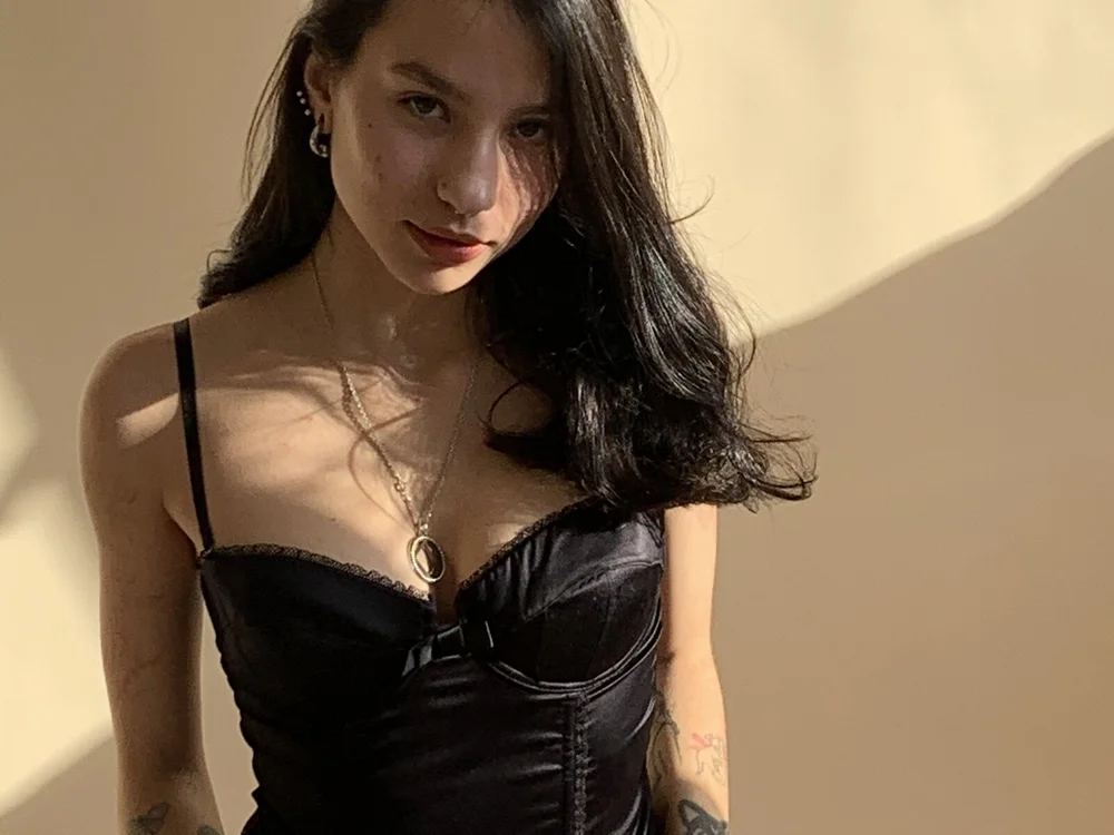 KorolinaRya's Offline XXX Chat