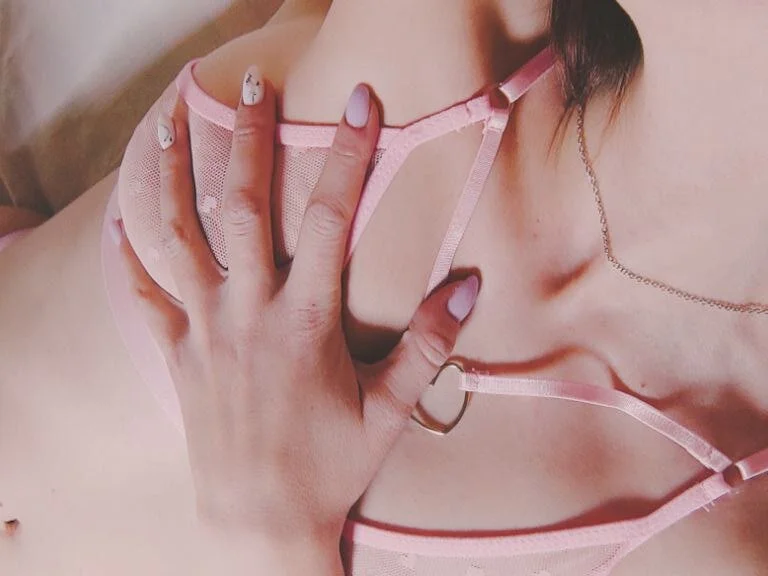 intolerable_girl Adlı Modelin Çevrimdışı XXX Sohbeti