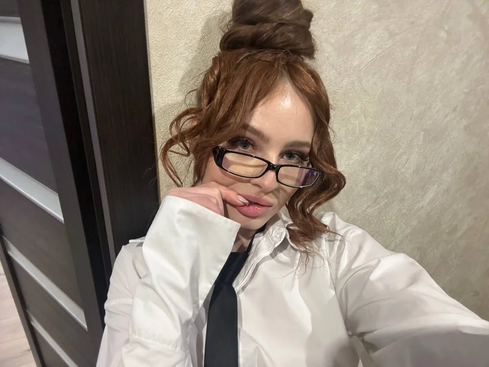 Arielass Chat XXX offline