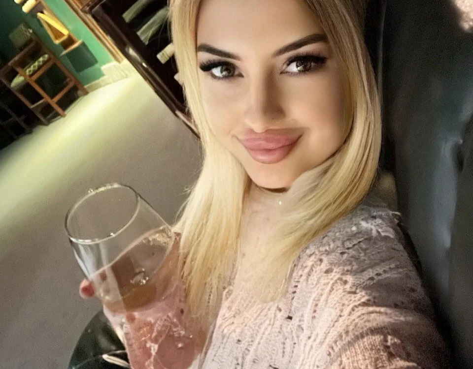 Offline XXX chat modela Saxophonistka