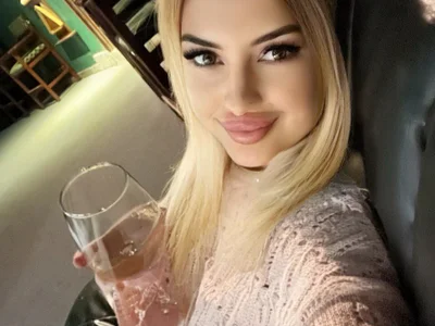 Saxophonistka profile