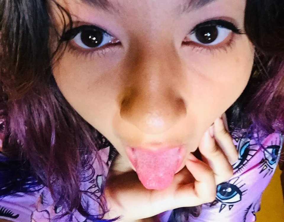 CatPetitKelly's Offline XXX Chat